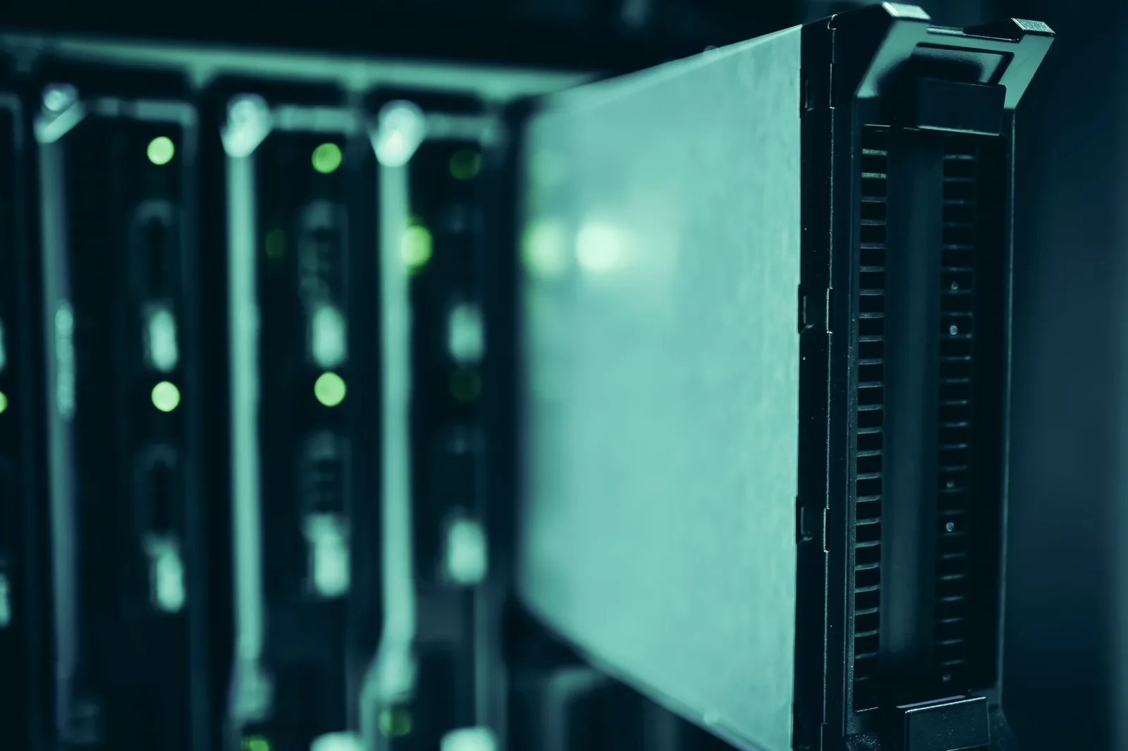 Как выбрать VPS-сервер для веб-проекта: практическое руководство